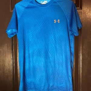 NWOT Men's Under Armour XS loose heat gear tee